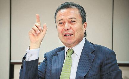 Tras renuncia de Manlio hay tela de donde cortar: Camacho