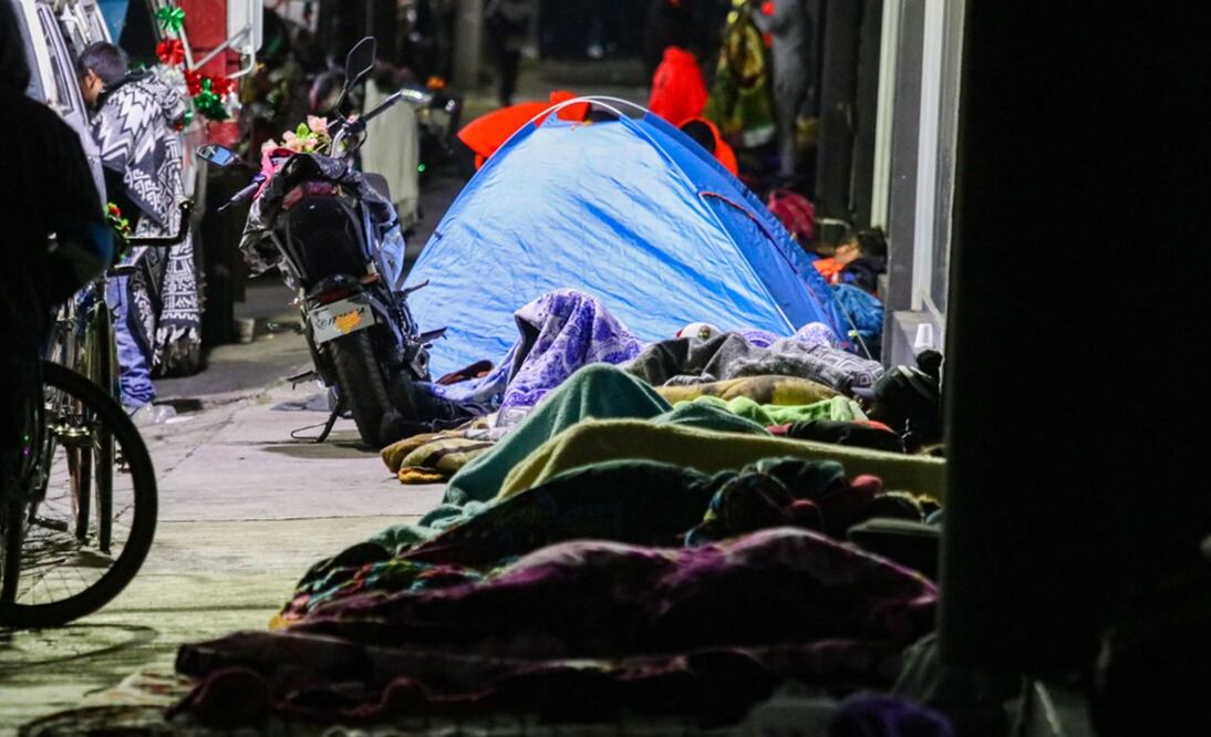 Peregrinos llegan a la Basílica de Guadalupe en la Ciudad de México. Foto: Axel Sánchez/ EL UNIVERAL