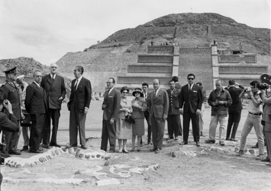 El poeta mexicano que impulsó la distribución de libros gratuitos