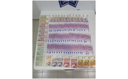 Detienen a africano en Cancún por no declarar 700 mil pesos