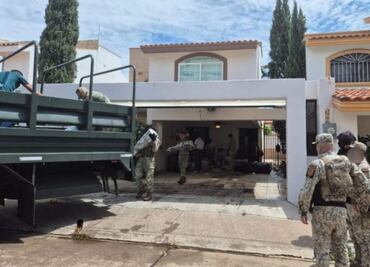 Catean viviendas aseguradas en Culiacán, dos de ellas conectadas por un túnel; decomisan 183 armas, lanzagranadas y 5 vehículos