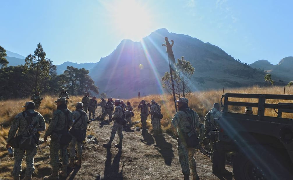 Personal militar que aspira a pertenecer al Grupo de Fuerzas Especiales lleva a cabo los cursos de oficiales y sargentos en inmediaciones del Iztaccíhuatl. Foto: Benjamín Becerril/ EL UNIVERSAL