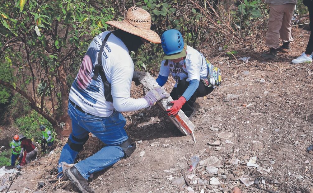 Familias y activistas llegaron desde las 6:30 de la mañana y del 19 al 23 de mayo con el anhelo de encontrar un indicio de sus desaparecidos. Fotos: de Fernanda Rojas. El Universal