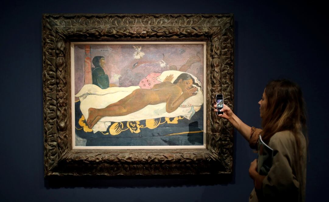 Cuadros, cerámicas y esculturas del artista Paul Gauguin se exhiben en el Grand Palais de París. Foto: REUTERS/Benoit Tessier 