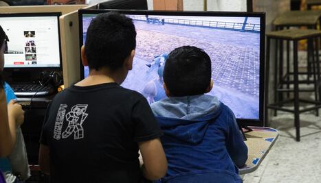 Entretenidos, pero pueden causar adicción: expertos hablan de videojuegos