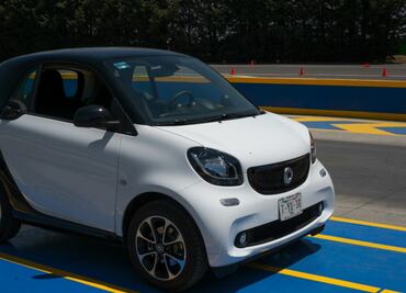 Prueba de manejo/Smart Fortwo diversión a bordo de un pequeño gigante