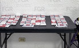 Detienen a dos mujeres con 385 mil dólares en Sonora; FGR investiga presunto lavado de dinero