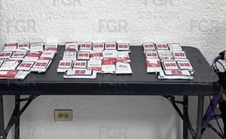 Detienen a dos mujeres con 385 mil dólares en Sonora; FGR investiga presunto lavado de dinero