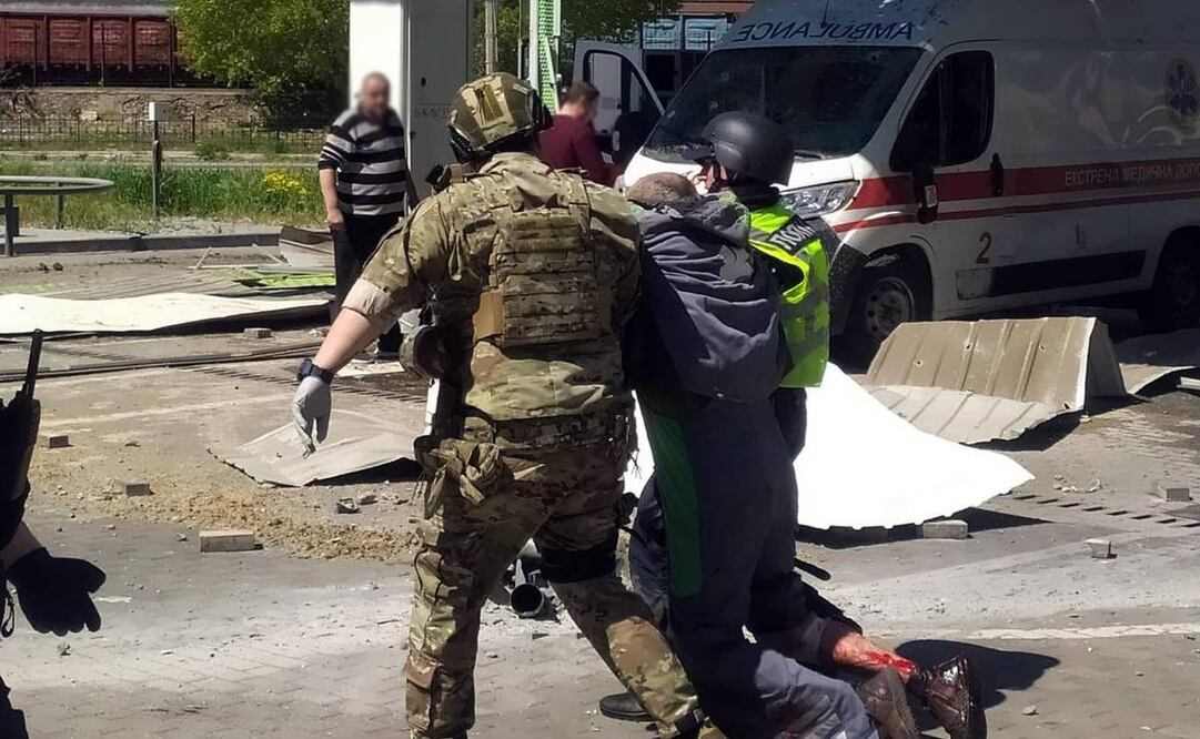 Al menos 16 personas murieron este miércoles en bombardeos masivos sobre Jersón. Foto: Ministerio del Interior de Ucrania