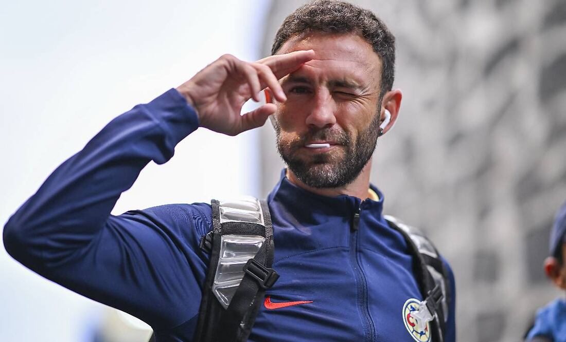 Miguel Layún se une a las bromas. Foto: Imago7