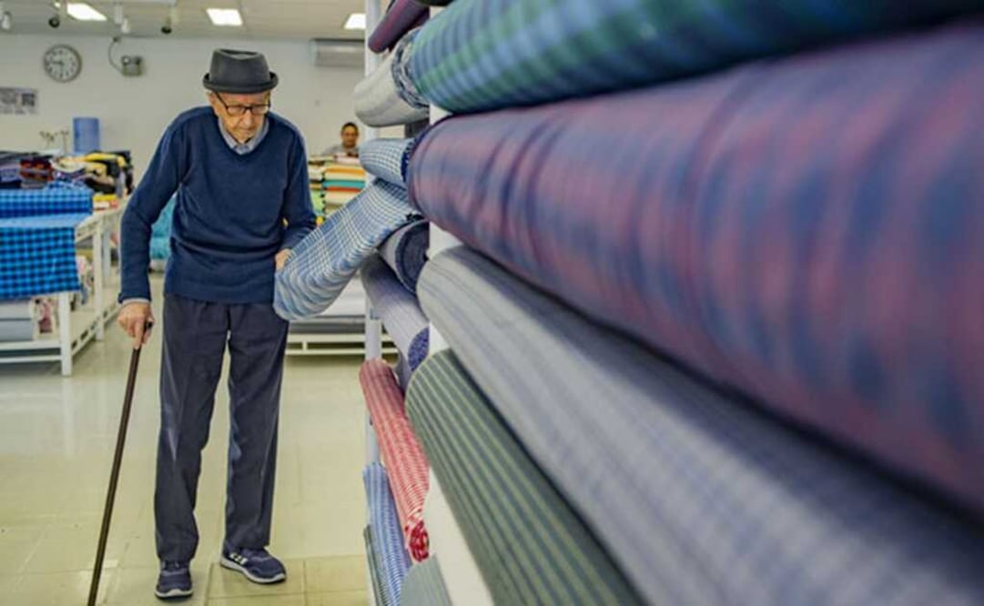Walter Orthmann llegó a los 15 años a trabajar a una compañía textil para ayudar a su familia, y con el tiempo se convirtió en gerente de ventas. Foto: EFE 