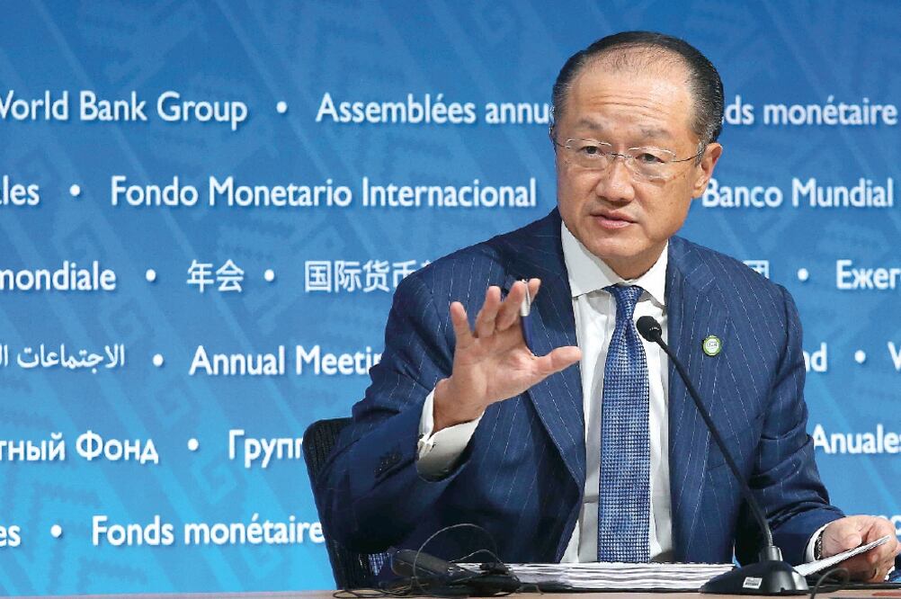 Durante una conferencia en Lima, el presidente del Banco Mundial aseguró que conoce la pobreza de Chiapas, pues trabajó en el estado a inicios de su carrera (ERNESTO ARIAS. EFE)