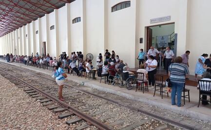 Reportan saturación de módulos de vacunación antiCovid de adultos mayores en Yucatán