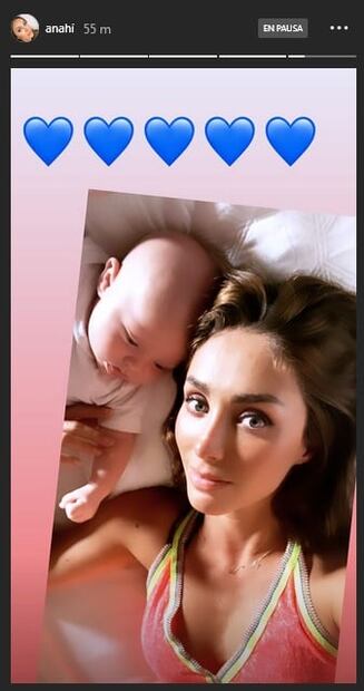 Anahí luce piel de porcelana en Instagram y nos encanta