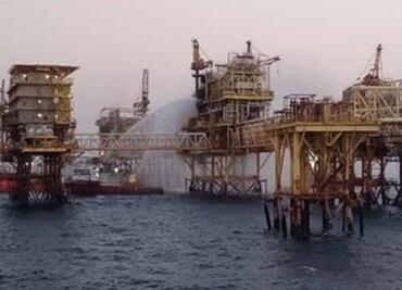 Suman 3 muertos por explosión en plataforma de Pemex en Ciudad del Carmen, Campeche