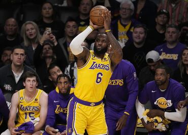 NBA: LeBron James alcanzó los 8 mil puntos en playoffs