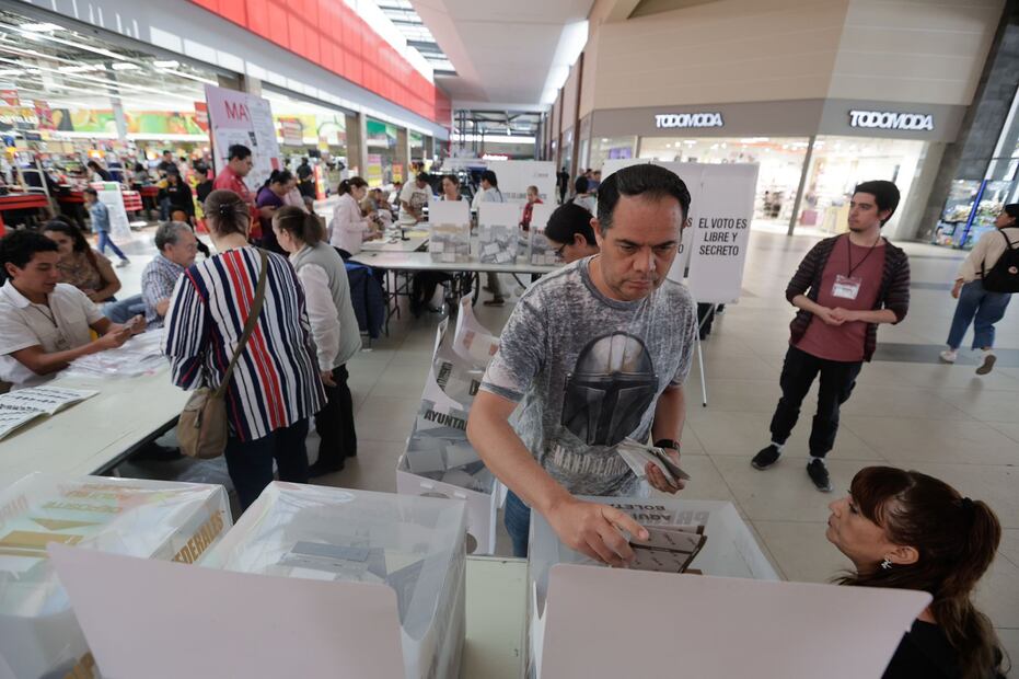 En solo 2 horas se terminaron las boletas en una casilla especial que se encontraban insatalada dentro de un Soriana en Toluca. Foto: Jorge Alvarado / EL UNIVERSAL
