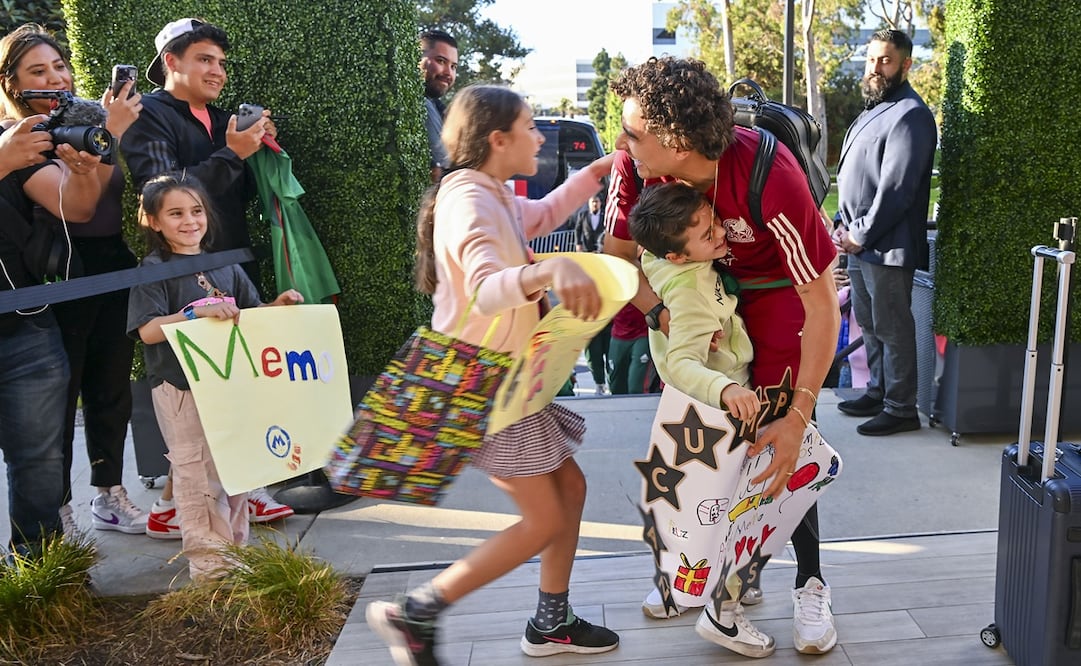 Guillermo Ochoa fue recibido con sorpresas de sus familiares en Los Ángeles / Foto: Imago7