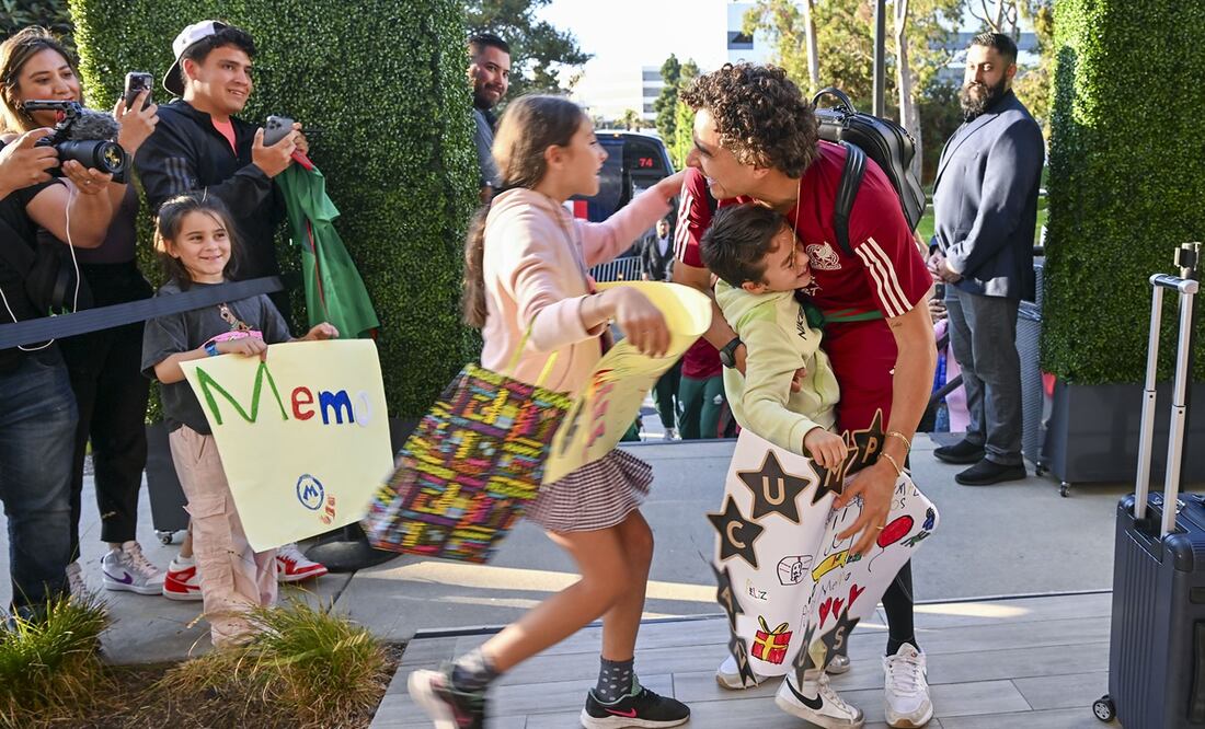 Guillermo Ochoa fue recibido con sorpresas de sus familiares en Los Ángeles / Foto: Imago7