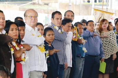 Indígenas abuchean a Cuauhtémoc Blanco