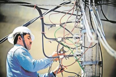 CFE sube tarifas industriales y comerciales para septiembre