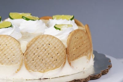 Aprovecha la cuarentena para hacer carlota de limón