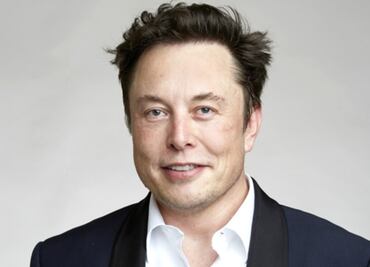 Vía Twitter Elon Musk anunció el nacimiento de su hijo