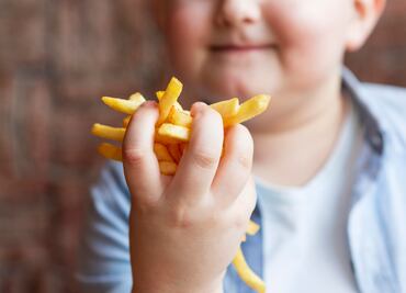 SEP gana cinco juicios contra comida chatarra en escuelas; "ni un paso atrás", afirma