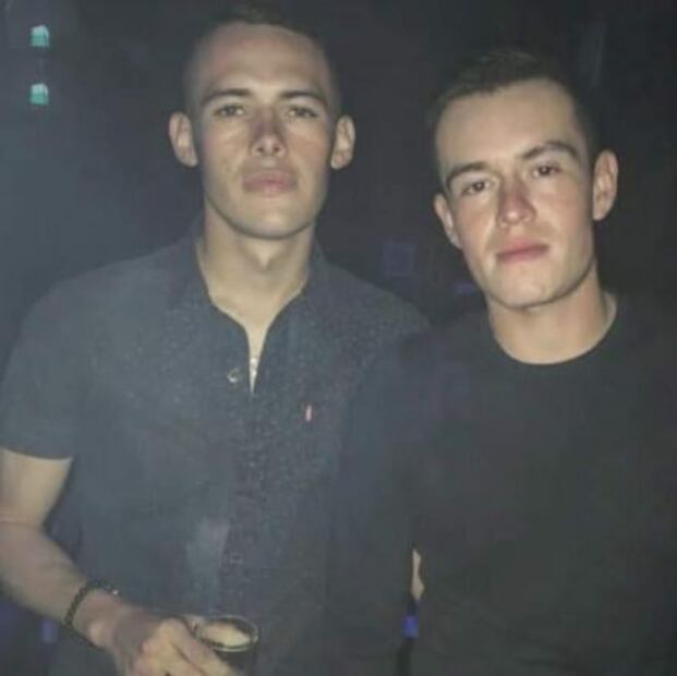 Saturan Facebook de cadete que acompañó a AMLO