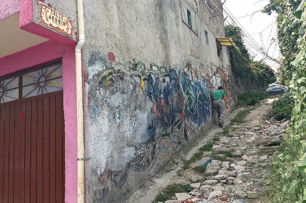 Los vecinos refieren que el tramo es propiedad privada, aunque la calle Jardín tiene una placa de nomenclatura (REBECA JIMÉNEZ. EL UNIVERSAL)