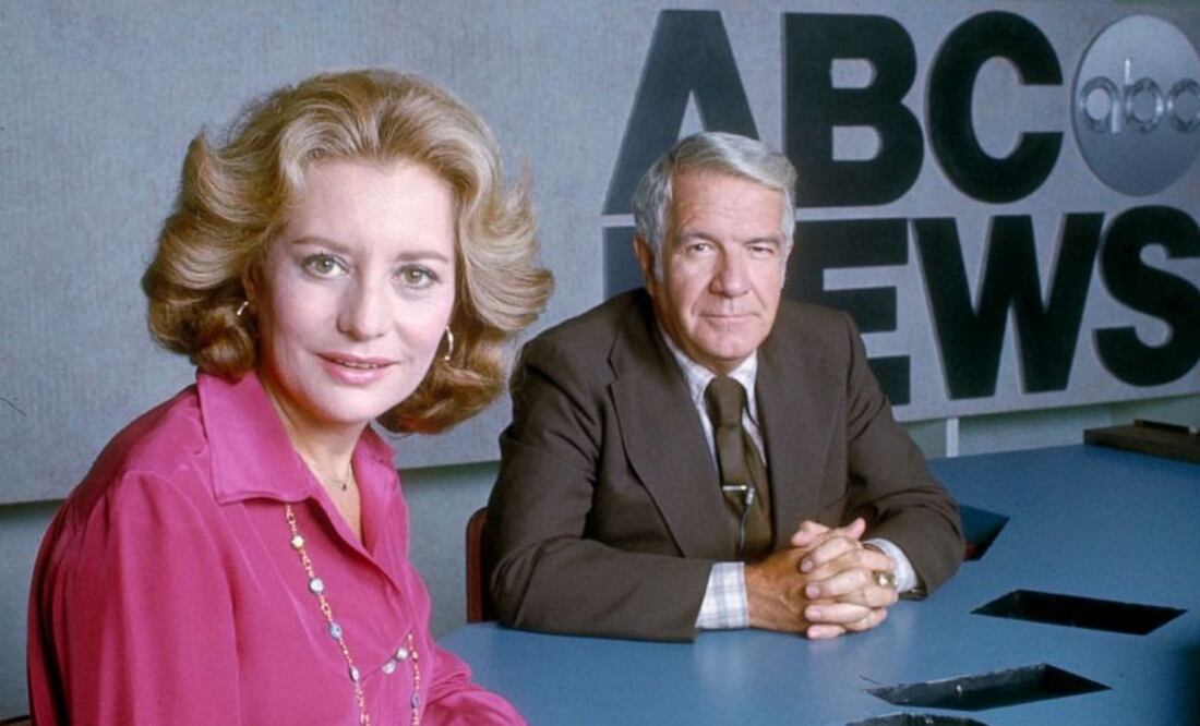 Barbara Walters y Harry Reasoner en el set de ABC News, 30 de septiembre de 1976. Foto: ABC Noticias