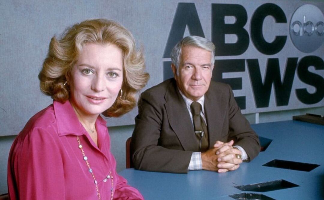 Barbara Walters y Harry Reasoner en el set de ABC News, 30 de septiembre de 1976. Foto: ABC Noticias