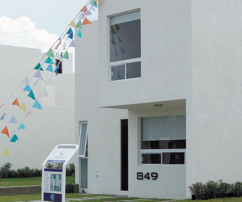 Proye cción. Santander México espera colocar 20 mil viviendas con Hipoteca Plus en 2020, pese al bajo crecimiento económico que se anticipa. ARCHIVO EL UNIVERSAL