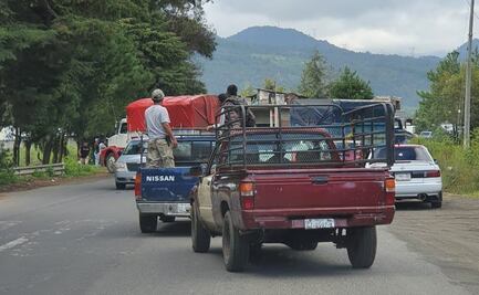 Indígenas de San Lorenzo bloquean carretera en Michoacán