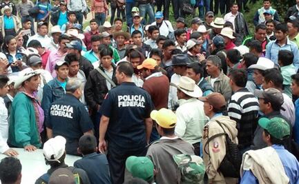 Indígenas liberan a 2 agentes de la PF en Huixtán