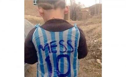 Niño afgano admirador de Messi huye por amenazas