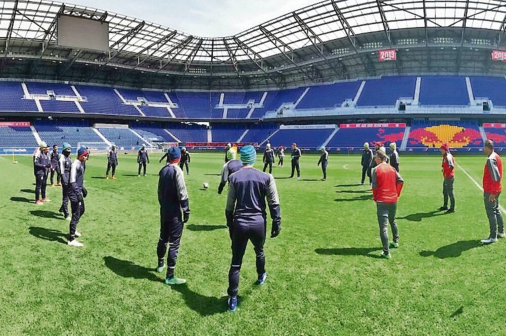 Los rojiblancos entrenaron en la Arena Red Bull, al mediodía de ayer, pese al intenso frío en el norte de EU (TWITTER)