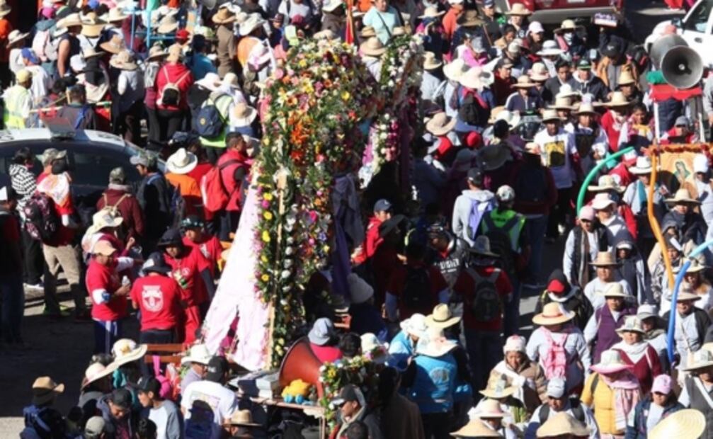 Cerca de 40 mil peregrinos de Toluca se dirigen a la Basílica de Guadalupe