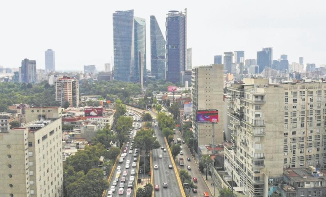 El nuevo titular de la CAMe, Víctor Hugo Páramo, señaló que el sistema de alta presión presente en el centro del país perdió intensidad en las últimas horas, lo que ayudó a dispersar los contaminantes. Foto: LUIS RAMÍREZ. EL UNIVERSAL