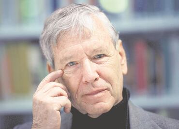 Hija del escritor israelí Amos Oz lo acusa de maltrato en su autobiografía