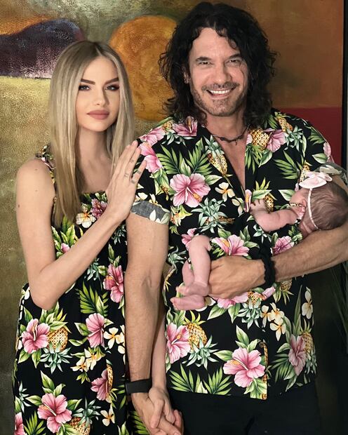 Mario Cimarro y su familia. Fuente: Instagram @mariocimarro