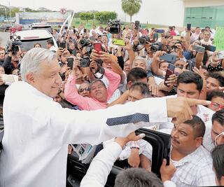 Buscan que fracase producción petrolera, acusa el Presidente 