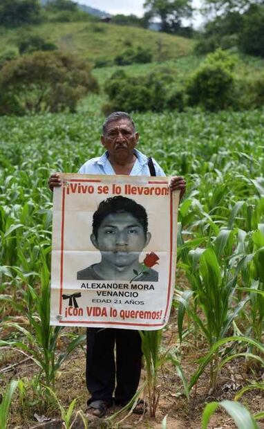 Don Ezequiel murió esperando el regreso de su hijo, o al menos sus restos; era padre del normalista Alexander Mora Venancio