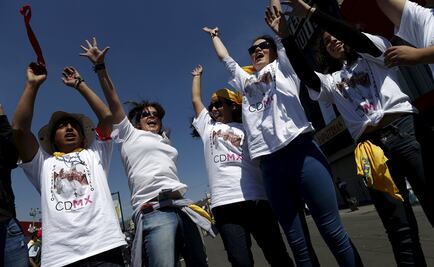 Fieles esperan con cantos al Papa en Basílica