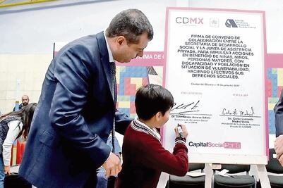 Cuidan a hijos de limpia parabrisas