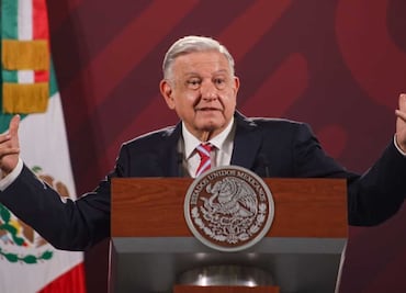 Aspirantes de Morena no tienen prohibido ir a medios conservadores; el que quiera ir con Loret que vaya: AMLO