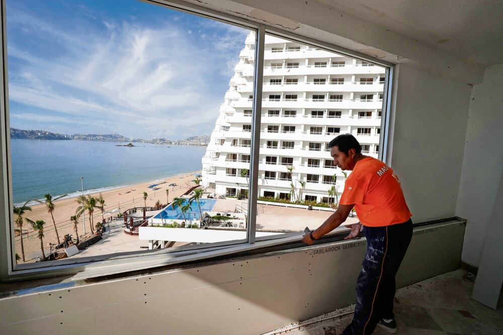 Gracias a la reconstrucción, Acapulco contará en temporada vacacional de este invierno con una oferta de 127 hoteles y 4 mil 500 habitaciones. Foto: Diego Simón / EL UNIVERSAL