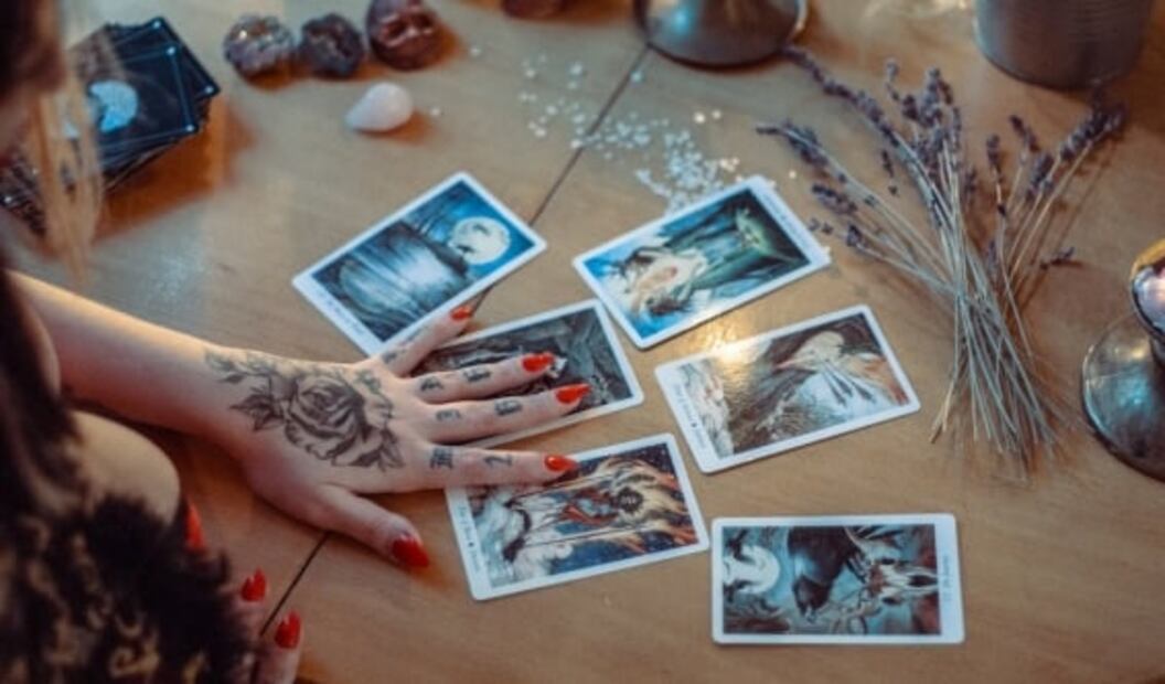  Auge de solicitudes de magos y tiradas de Tarot durante la crisis