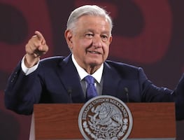 AMLO celebra