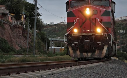 Ferrocarril impacta camioneta del Centro de Reinserción en Colima
